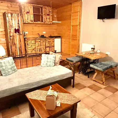 Efharis Filoxenon Feneos